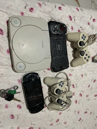 Ps1 com 2 controles e memory card 