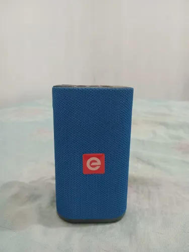 Vende-se uma caixinha de média 