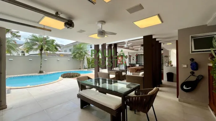 Barra da Tijuca | Casa de Condomínio 6 quartos, sendo 6 suites