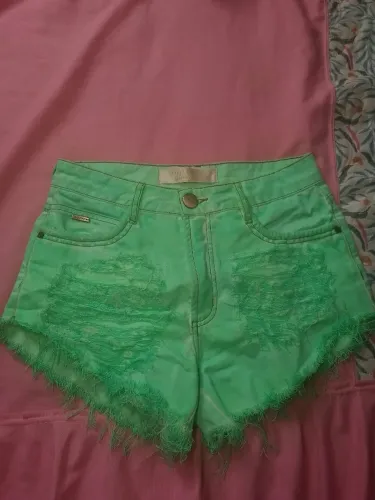Short Lança Perfume Verde Menta - Sarja Destroyed