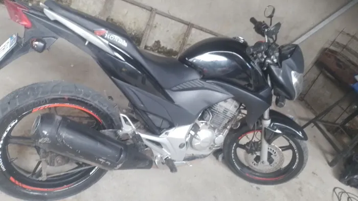 CB 300