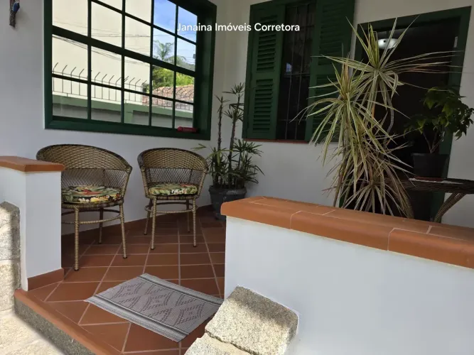 Casa linear para venda com 3 quartos, suíte, quintal em Agriões - Teresópolis - RJ