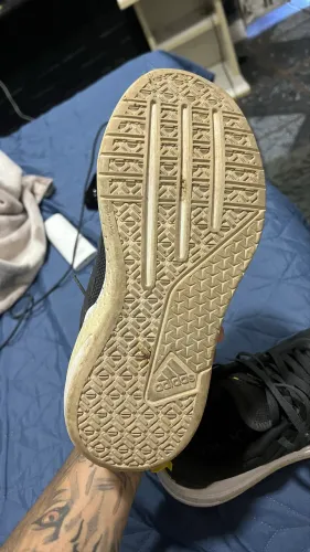 Tênis adidas
