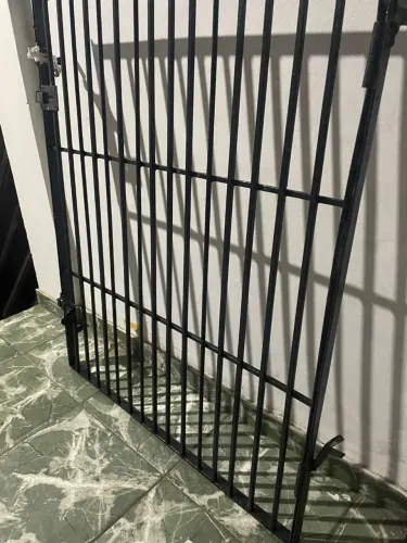 Vendo janela de proteçâo de ferro