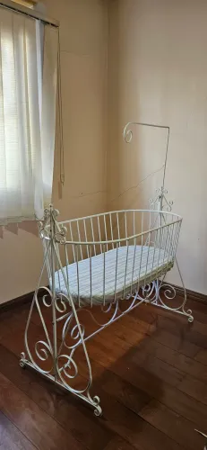 Berço de Ferro Antigo