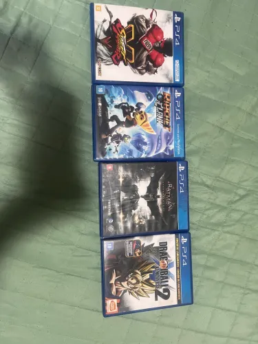 Jogos PS4: Batman Arkham Knight + Street Fighter V + Ratchet & Clank + DBZ Xenoverse 2