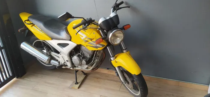 Vendo CBX 250 ano 2008