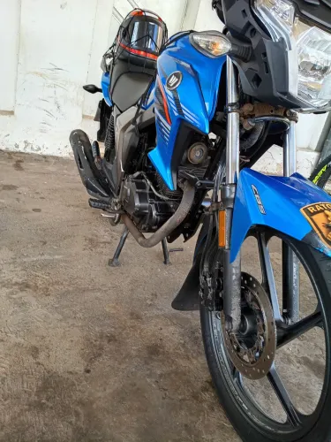 Vendo está motocicleta.