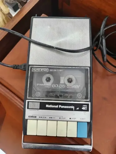 Rádio toca fitas antigo National Panasonic funcionando
