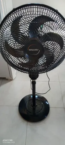 Vendo 1 ventilador Mallory no valor de 150 reais