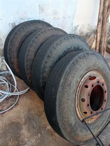 Roda e pneu com câmara
