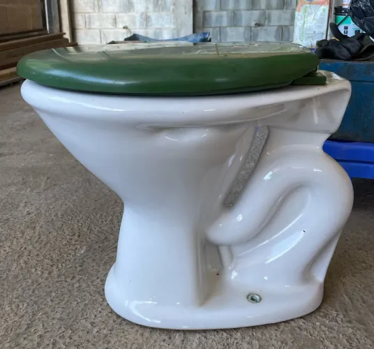 Vaso sanitário com tampa