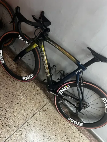 Quadro Speed carbono