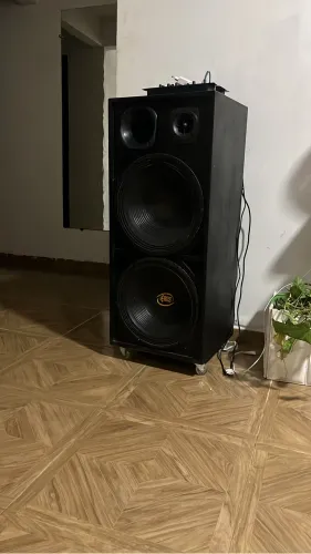 Caixa 1300 watts