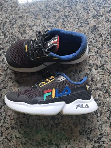 Tenis Fila Original tamanho 27/28