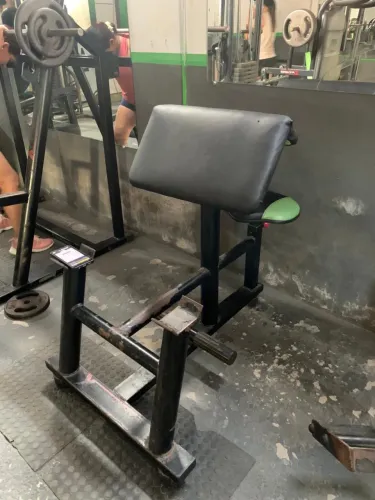 Venda equipamentos musculação usados.