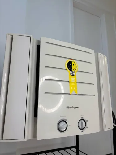 Ar-Condicionado de Janela Springer 7.500 BTUs 127V