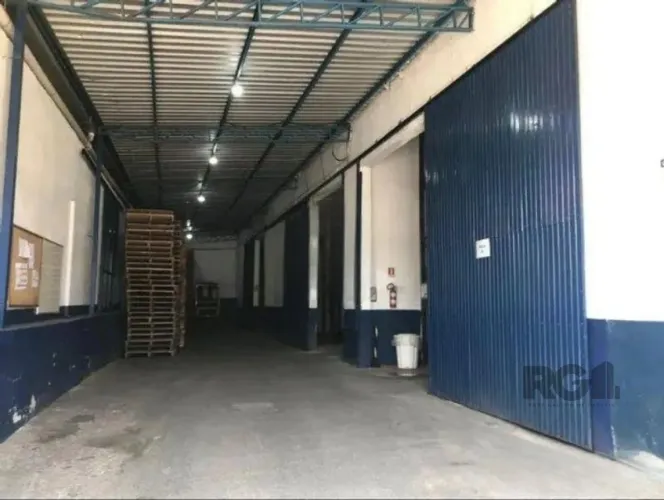 Galpão/Depósito/Armazém para Aluguel no Partenon com 780 m² de Área Útil