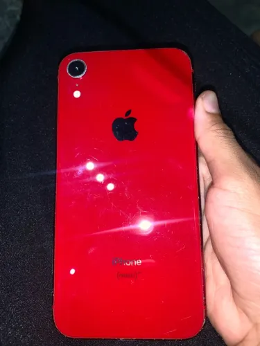 iPhone XR vermelho