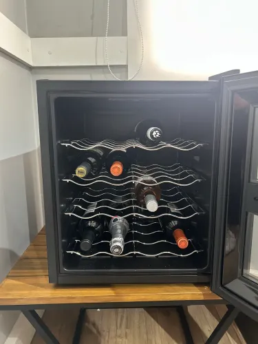 Adega Philco 16 garrafas