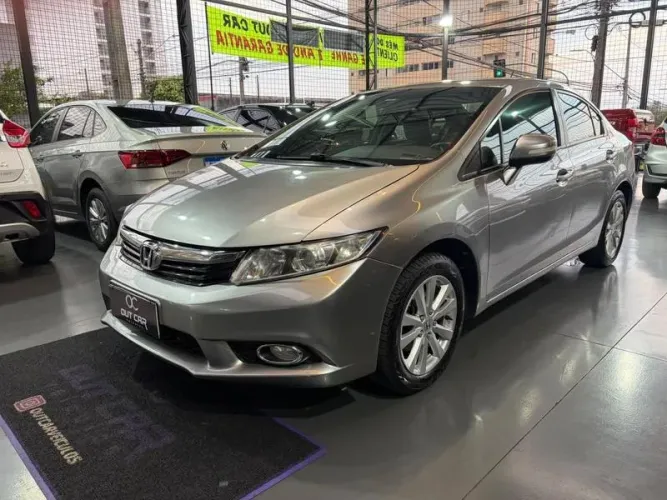 Honda Civic Sedan LXR 2.0 Flexone 16V Aut. 4P 2014