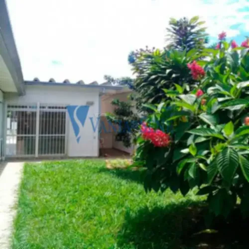 Casa no bairro Jardim Satélite em São José dos Campos/SP de 300m²