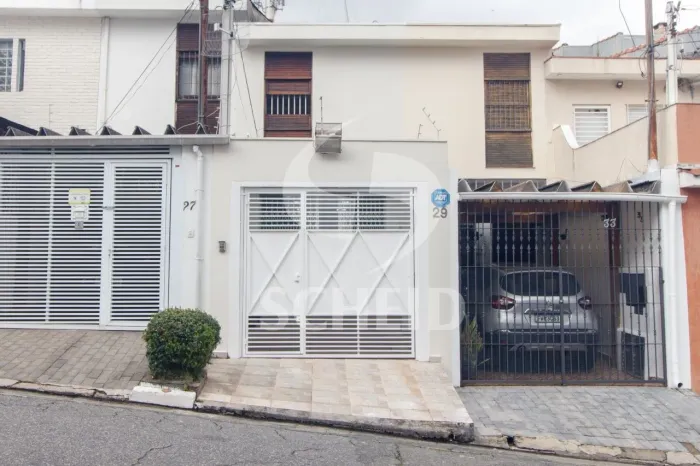 Sobrado com 3 Quartos e 3 banheiros à Venda, 180 m², no Campo Belo.