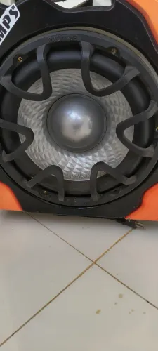 Grave peito de moça