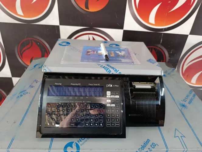 Balança industrial etiquetadora marca <br>Modelo Prix 5 plus mês/ano 09/2026