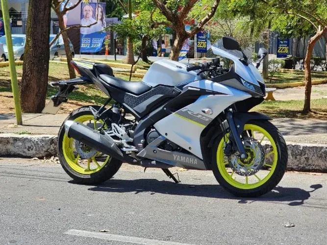 Yamaha YZF-R15 2024 | 6.243 km | Garantia Yamaha