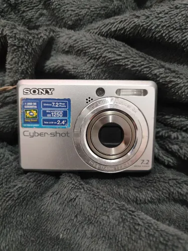 Sony cybershot 7.2mp DSC-s730