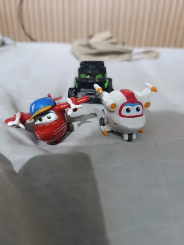 Kit de Brinquedos Aviões e Carrinho - Ótimo Estado