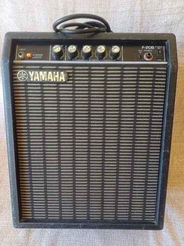 Amplicador para baixo Yamaha F20B 25W (2007)