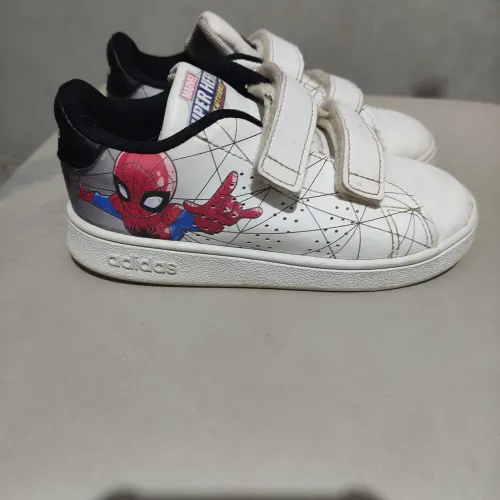 Tênis infantil Adidas homem aranha Tam 24