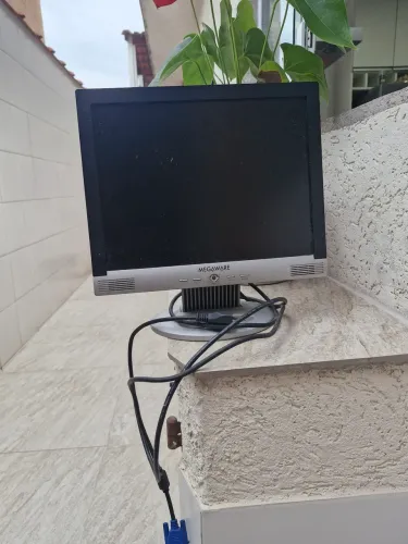 Monitor Megaware 15 Polegadas (LM522)