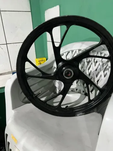 Vendo 02 unidades do aro de liga leve ( modelo pé de galinha) 