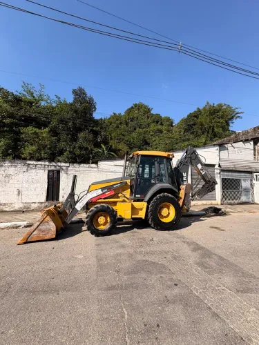 Retroescavadeira Profissional | Excelente Conservação | Pronta Para Serviço  