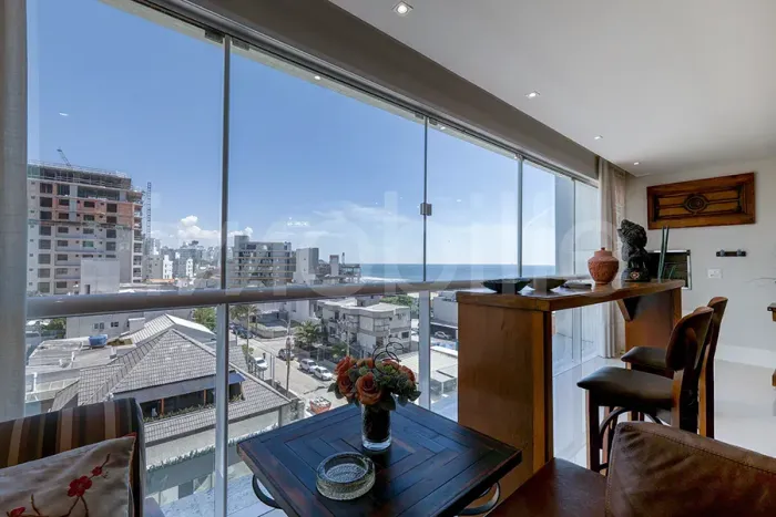 Apartamento de alto padrão no Mirage Residence na Praia Brava