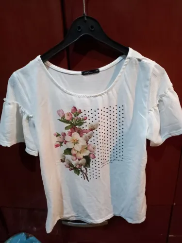 Roupas novas. Fundo de loja