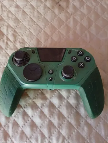 Vendo 3 produtos 2 controles e 1 jogo