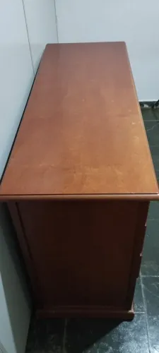 CÔMODA EM MADEIRA