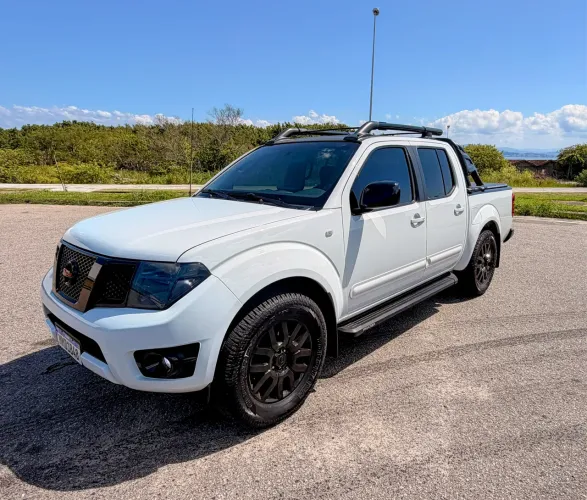 Nissan Frontier SL CD 4X4 2.5tb Diesel AUT 2014