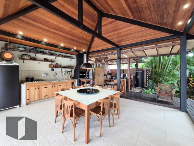 Casa de condomínio em Barra da Tijuca