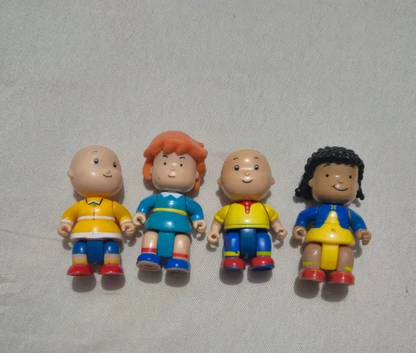 Lote bonecos Caillou articulados