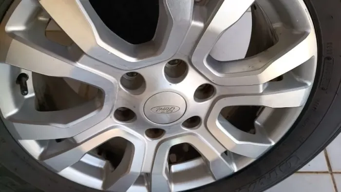 Rodas Ranger Limited com pneus 265/60/18" Dunlop (6 furos)