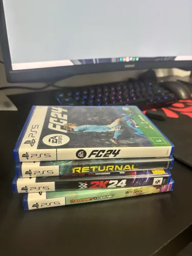 Kit 4 Jogos PS5 Originais - FC24, Returnal, WWE 2K24, Ratchet & Clank