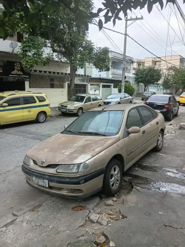 Renault Laguna Nevada RT/ RXE 2.0s 16V 1998