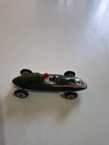 Carrinho de corrida Solido.