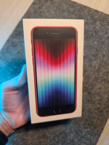 iPhone SE 3 (LACRADO) com capa e película