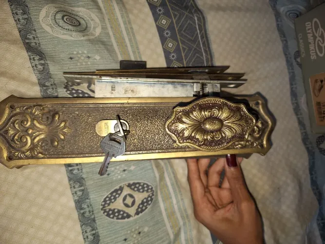 FECHADURA PARA ENTRADA DA SALA ( MARCA LA FONTE)